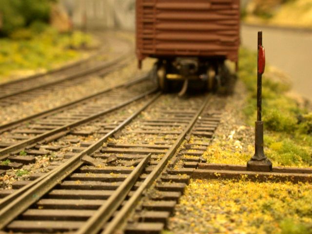 National Model Railroad Association|New Approach to Turnout Throws