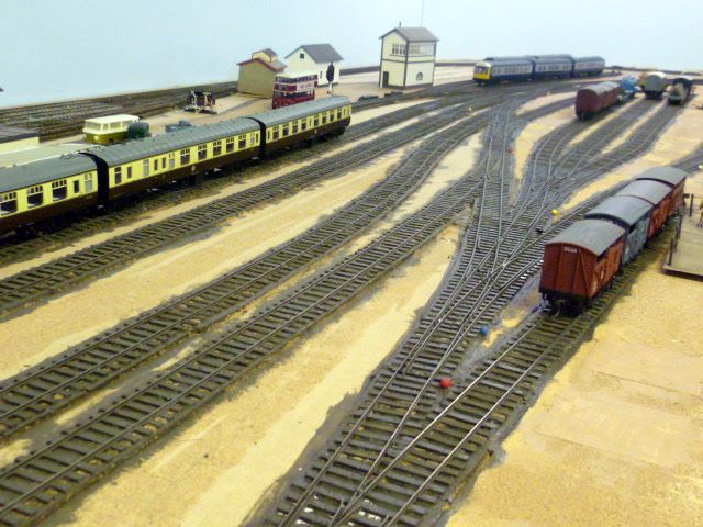 National Model Railroad Association|Ron Solly’s New OO scale – GWR Layout with DCC