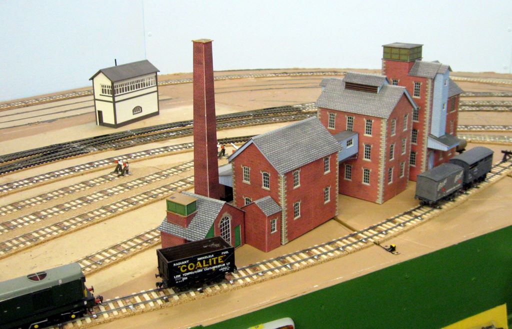 story_006|Ron Solly’s New OO scale – GWR Layout with DCC