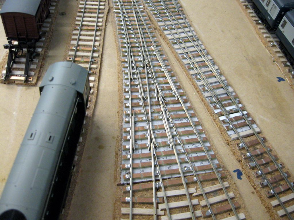 story_008|Ron Solly’s New OO scale – GWR Layout with DCC