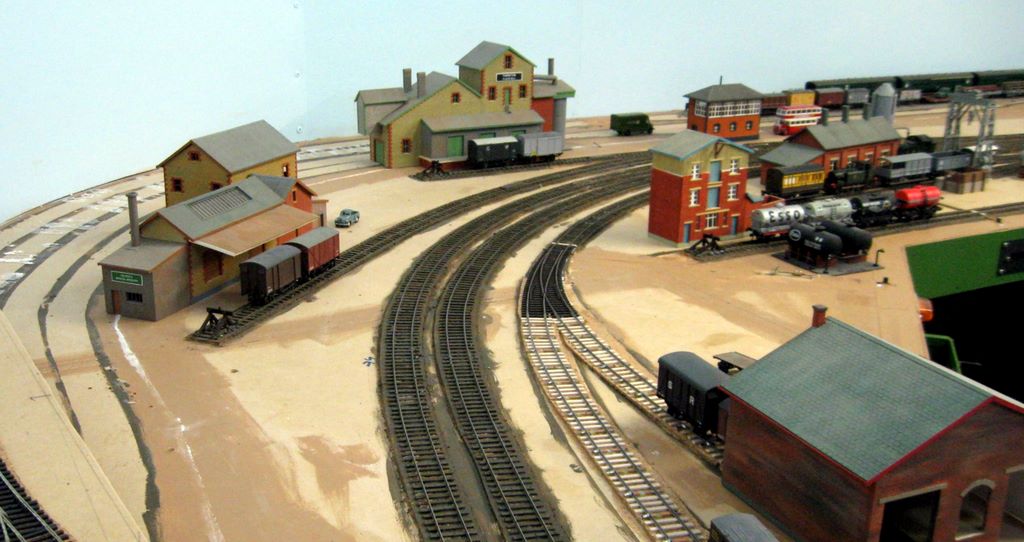 story_011|Ron Solly’s New OO scale – GWR Layout with DCC